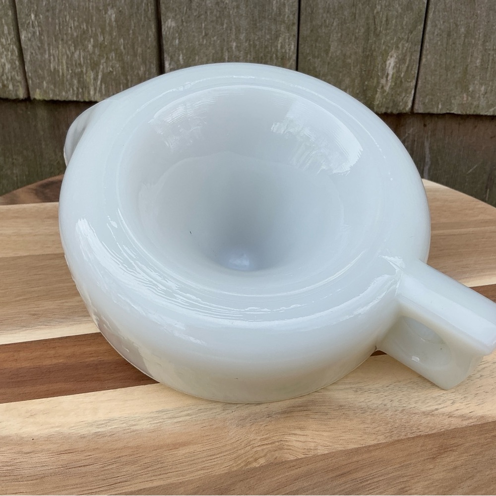 Vintage Sunkist Milk Glass Reamer - Juicer - Picture 4 of 11